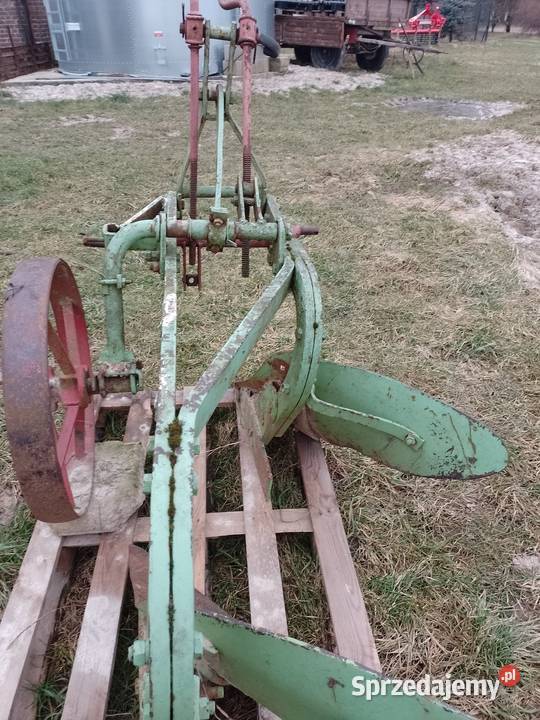 Pług PZ 1a Przystosowany do ursusa c325 zabytek nieuszkodzony Nasutów