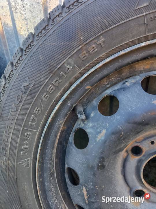 Sprzedam opony zimowe z felgami podkarpackie Dzikowiec