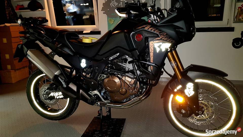Lag veneer with logo Africa Twin Piątkowiec