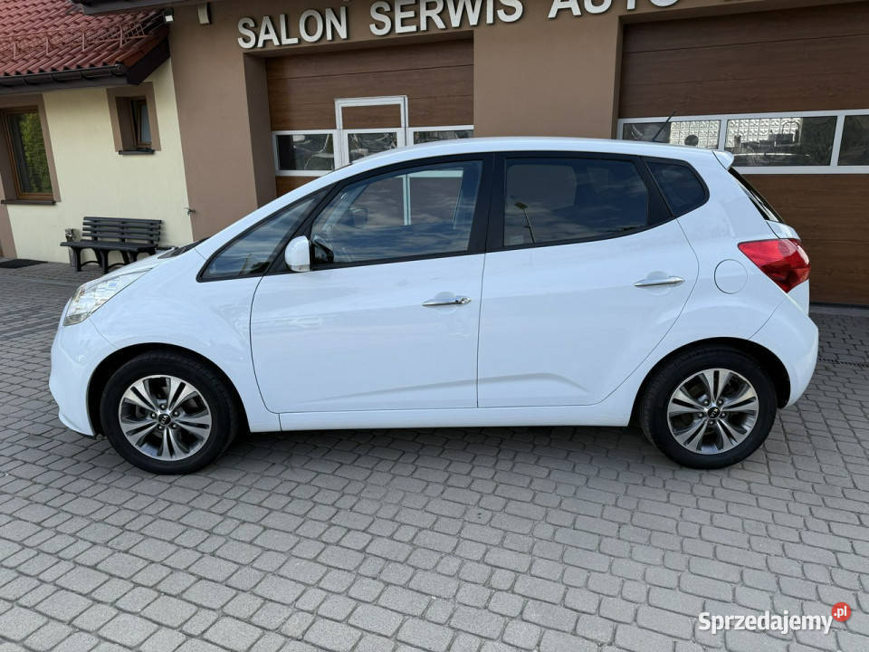 Kia Venga Rezerwacja isofix Orzech