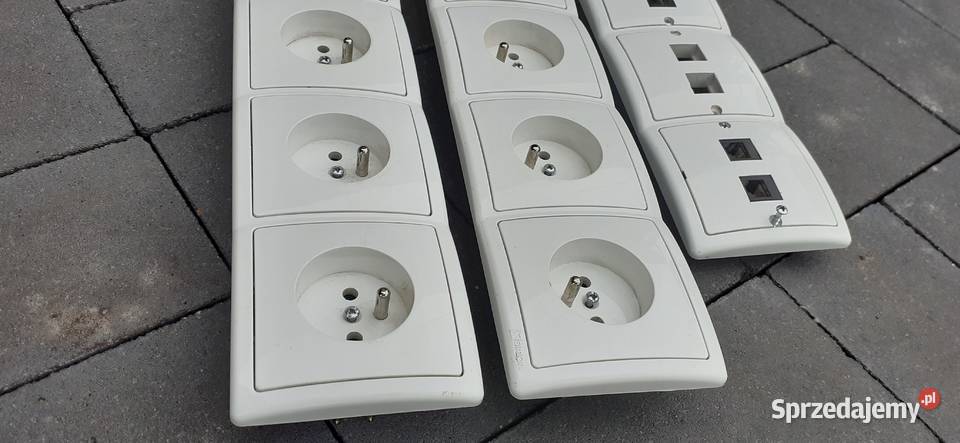 Simon 8 gniazd sieciowyh i 4 RJ45 poczwórna