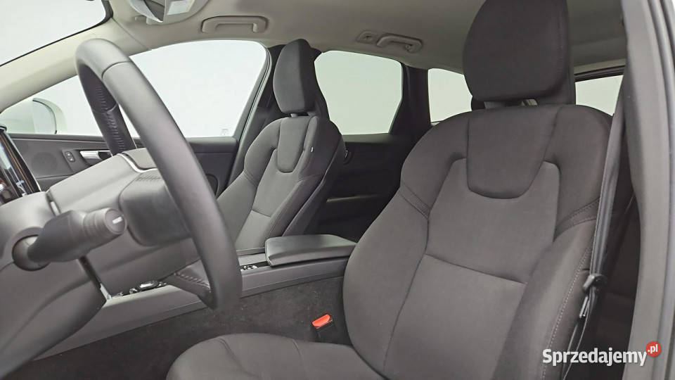 Volvo XC 60 B4 B Momentum aut Z Polskiego Salonu Warszawa