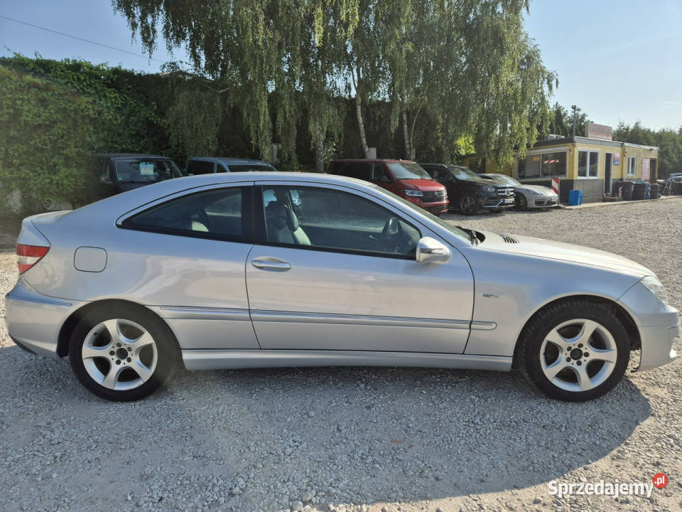 Mercedes CLC 112009 Mały przebieg Bogata wersja nieuszkodzony CLC