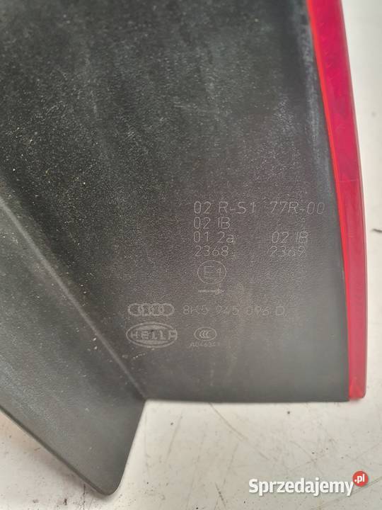 LAMPA PRAWY TYŁ W BŁOTNIK AUDI A4 B8 8K5945096D