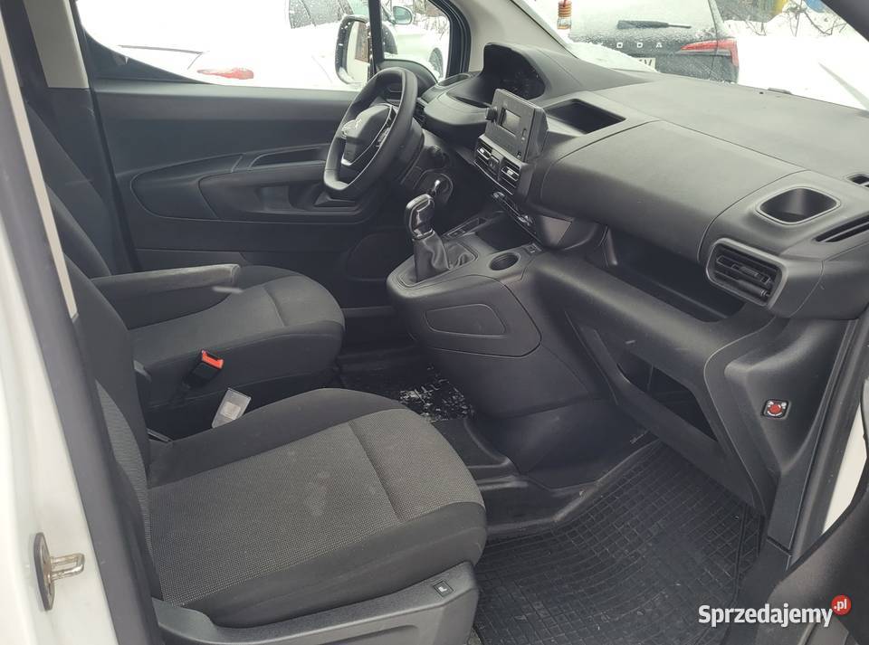 Partner Long 2021r Salon 1wł 102KM Warszawa