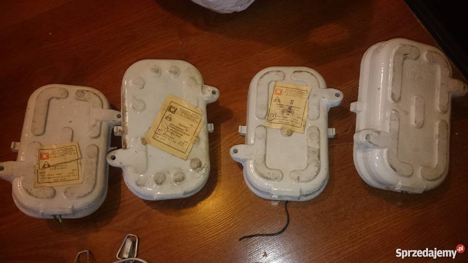 Lampy PRL 1979 oprawa porcelanowa OPKZ 60W łódzkie
