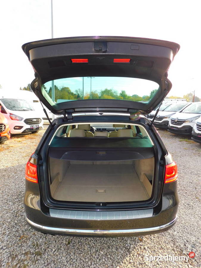 Volkswagen Passat B7 DSG kombi bezwypadkowy Rok produkcji 2013 Warszawa