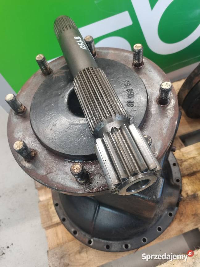 Valtra 8550 Obudowa piasty tylnej 33679900 Wilkowo