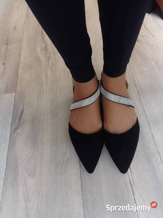 43 Czarne bogato zdobione baleriny wieczorowe Kraków