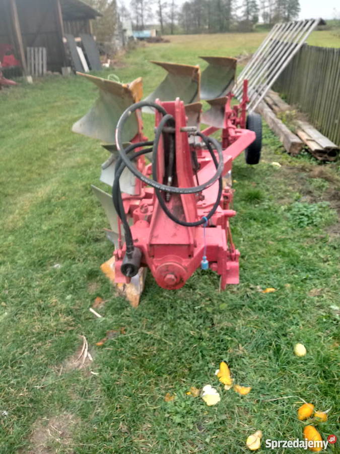 Pług obrotowy 3 skiby Massey Ferguson Huard Kamień