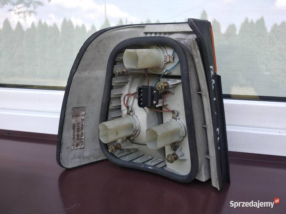BMW E34 Touring kombi lampa tył tylna prawa Sieradz