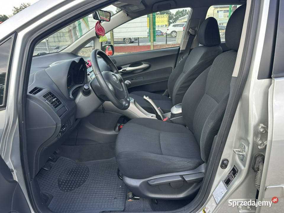 Toyota Auris 16 124 GAZ LPGAutomatyczna szary Warszawa sprzedam