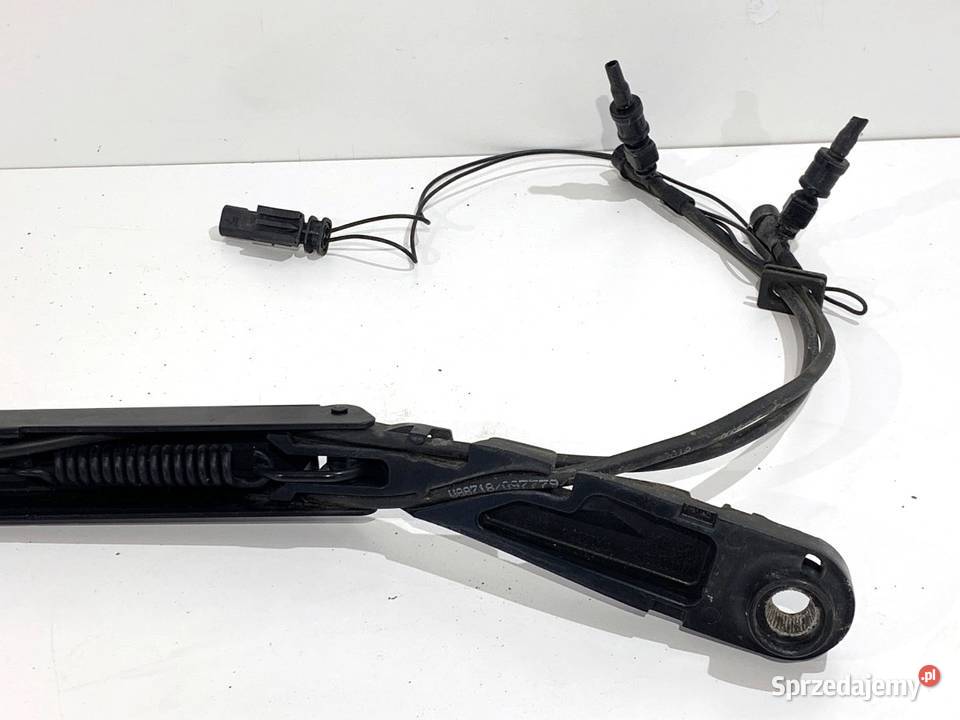 RAMIĘ WYCIERACZKI KOMPLET PRZÓD AUDI Q8 sprzedam