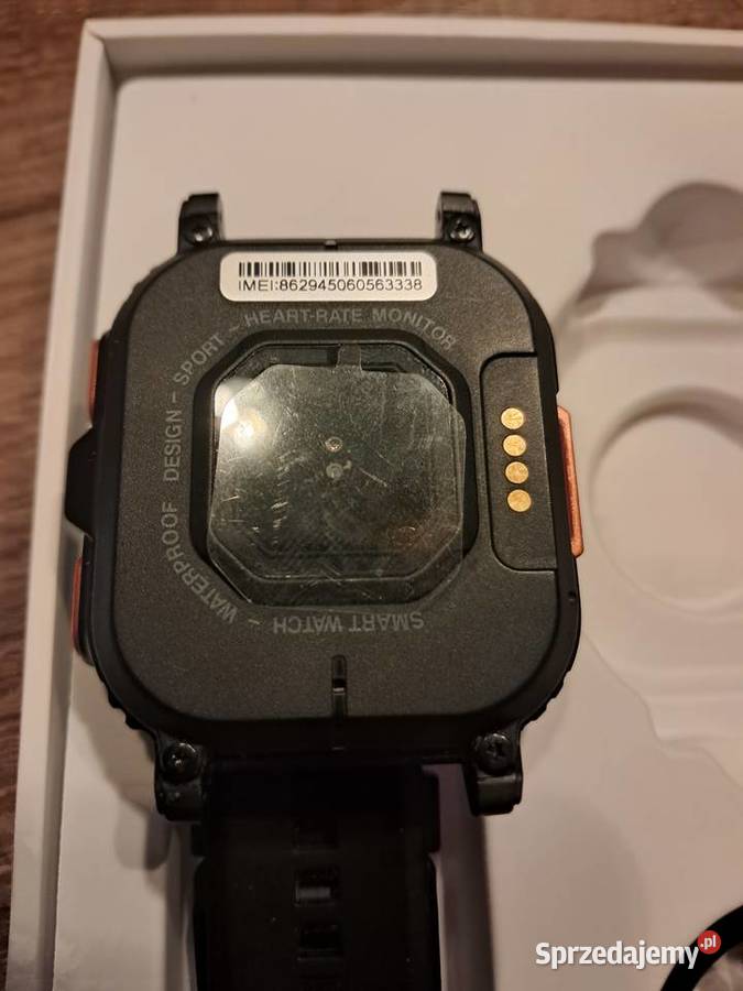 nowy smart watch 64G ma jedynie ryskę na dolnym