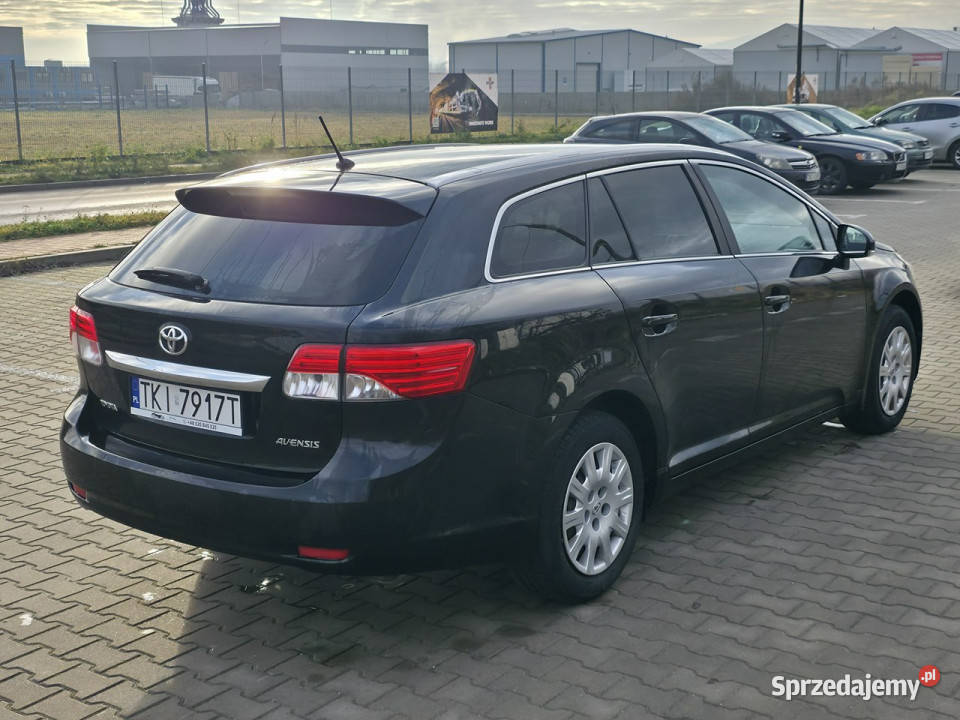 Toyota Avensis 18 Benzyna Serwisowany Gwarancja podgrzewane fotele