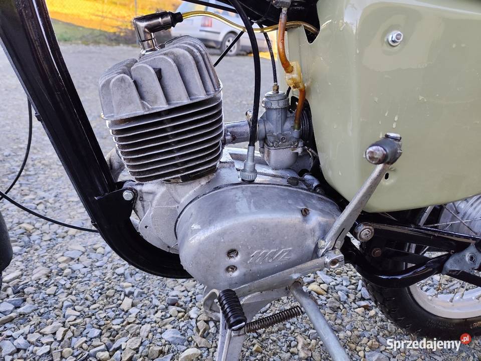 MZ ts 150 z dokumentami