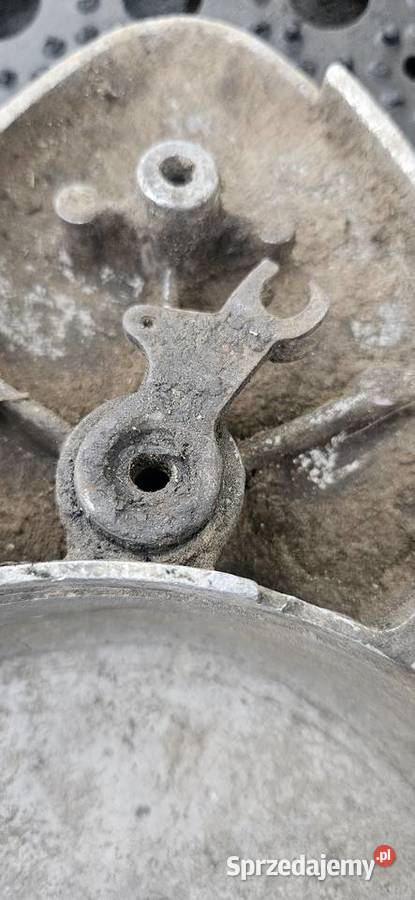 ŁadnaKapaDekiel silnika ze ślimakiem WSK Barlinek