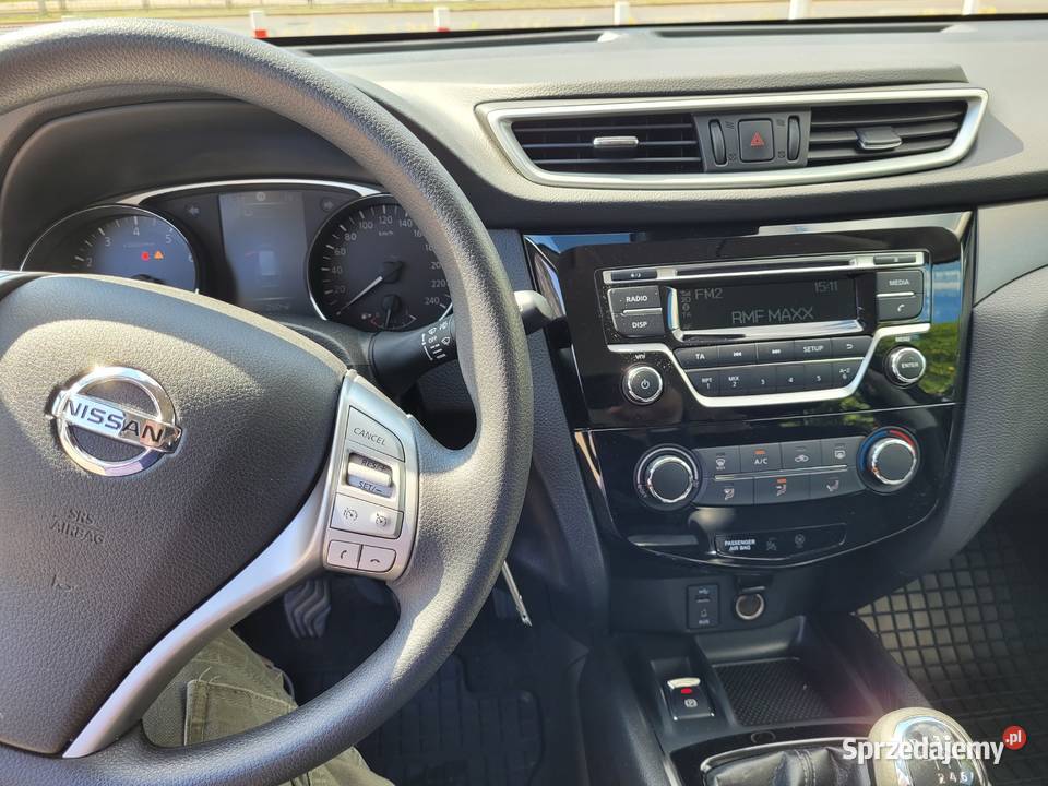 Nissan Xtrail T32 krajowy bezwypadkowy mały kupiony w polskim salonie Warszawa sprzedam