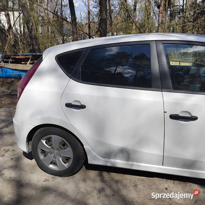Sprzedam Hyundai i30 2011 z uszkodzonym Murowaniec