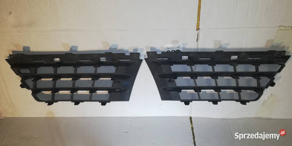 grill atrapa nerka zderzaka przód Renault Scenic Karoseria