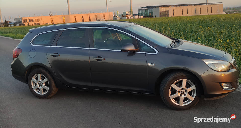 Opel Astra J Sports Tourer Kombi 14 Turbo 140 poduszka powietrzna Oława