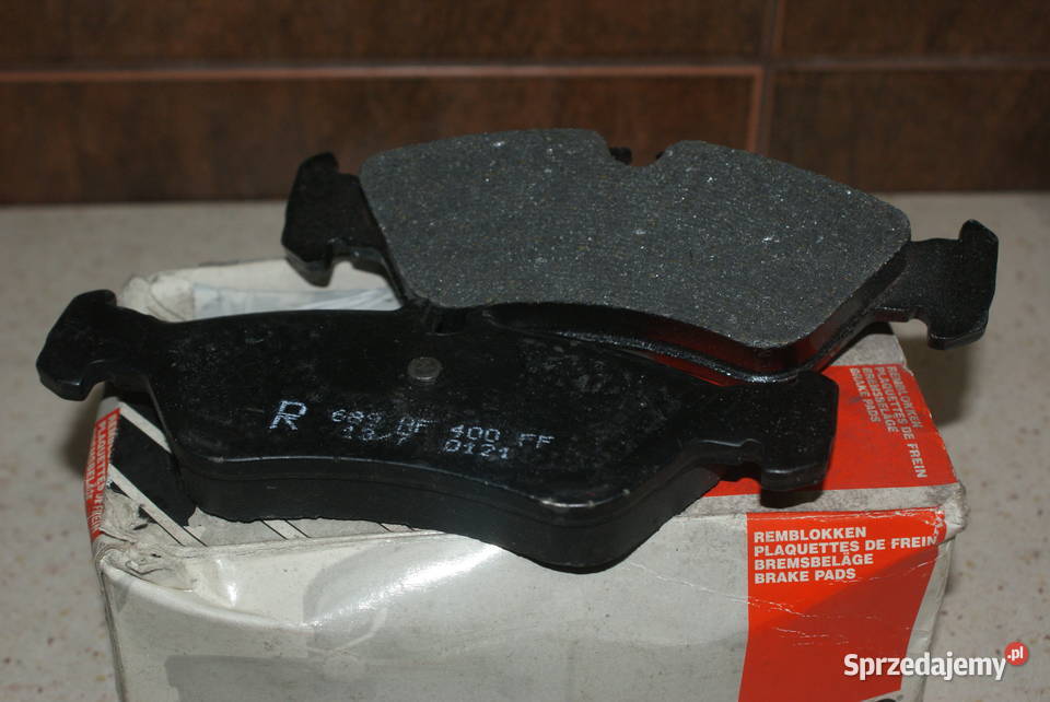 Klocek hamulcowy kpl tył MERCEDES G W461 G W463 osobowe Białobrzegi