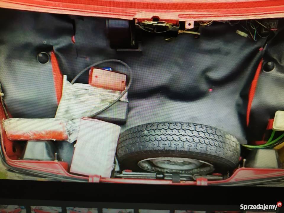 Fiat 126p Stan idealny oryginał czarne tablice 24KM Zwoleń