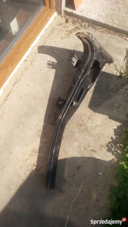 słupek prawy sedan BMW E30 części blacharskie Biłgoraj sprzedam
