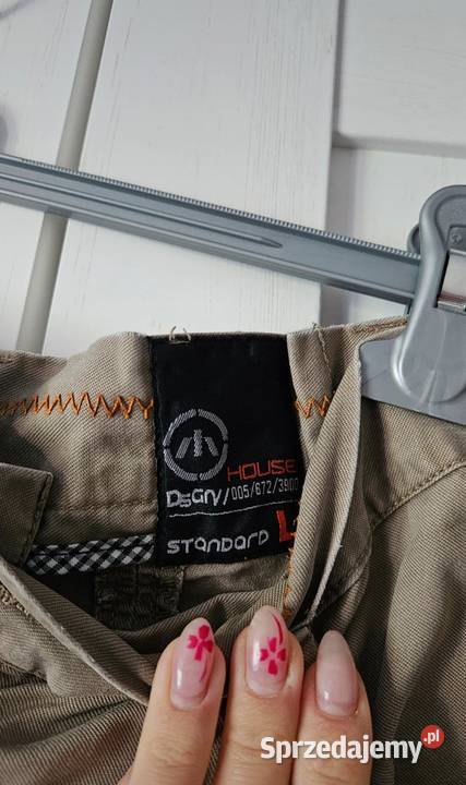 Beżowe spodnie House Poznań