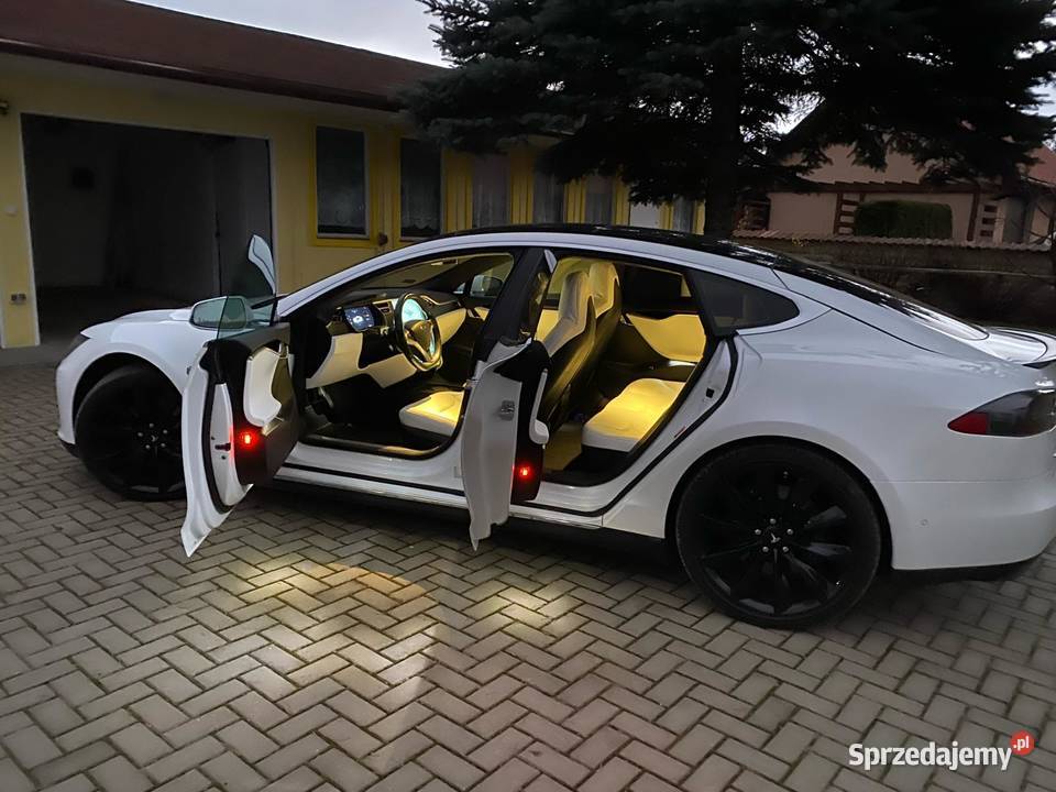 Na sprzedaż Tesla S 1316 2015 r komputer pokładowy Kamienna Góra