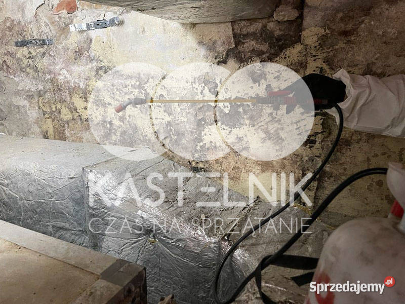 Sprzątanie zalaniach usuwanie szkód Łaski