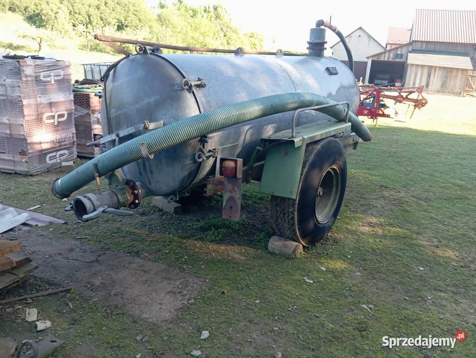Beczkowóz szambiarka nieuszkodzony Wszachów