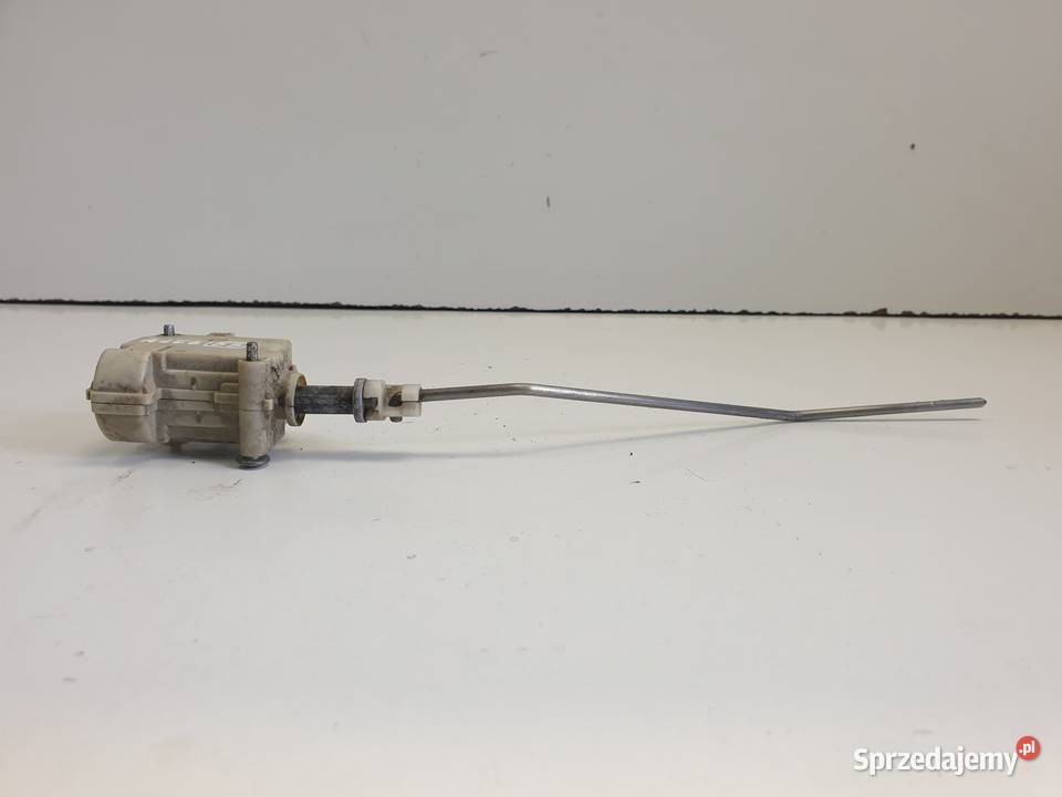 Audi A6 C6 SIŁOWNIK KLAPAKI WLEWU PALIWA osobowe Zamki, wkładki i kluczyki lubelskie Janów