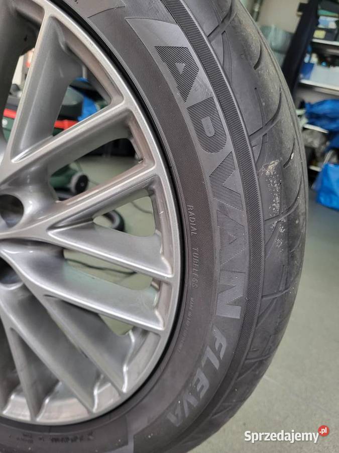 Yokohama Advan Fleva V701 22550 R17 98 W kpl 4 Kraków