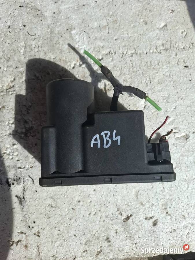 Pompka Zamka Centralnego Audi 80 B4 Wisznice