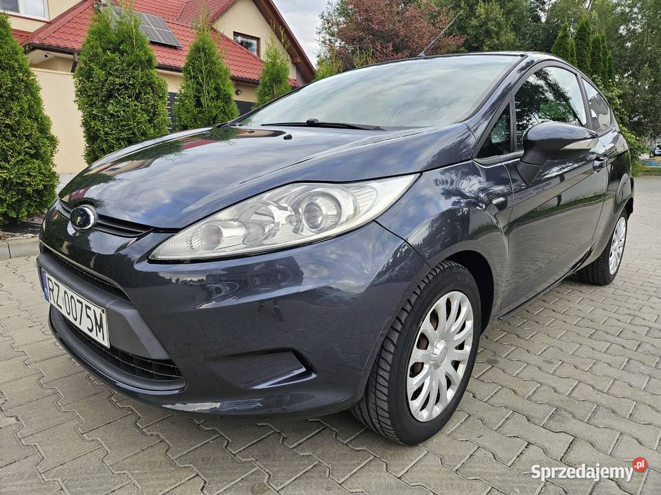Ford Fiesta 2009 125 82 przebieg 127000 I kupiony w Polsce