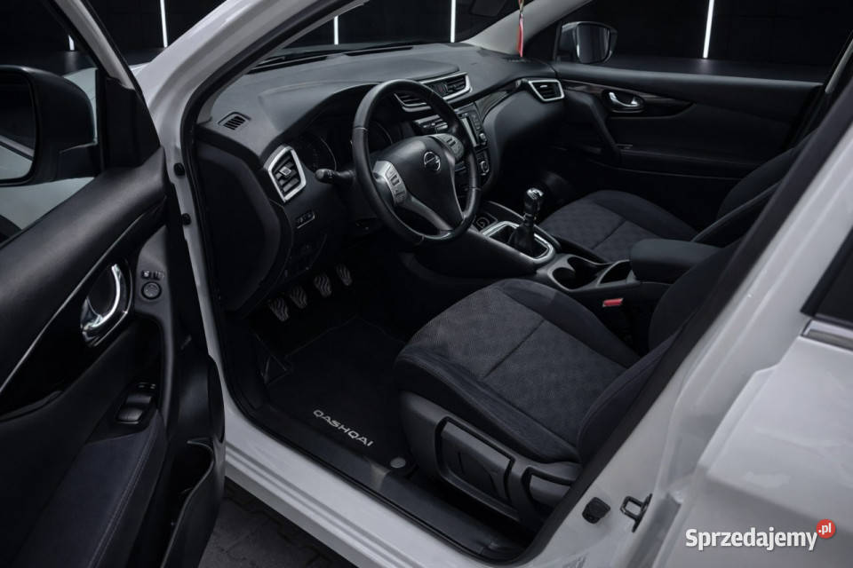 Nissan Qashqai kamera cofanianawigacjapanorama Żabno