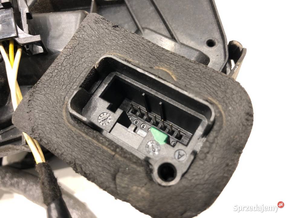 ZAMEK DRZWI LEWY TYŁ VW PASSAT B8 Kombi