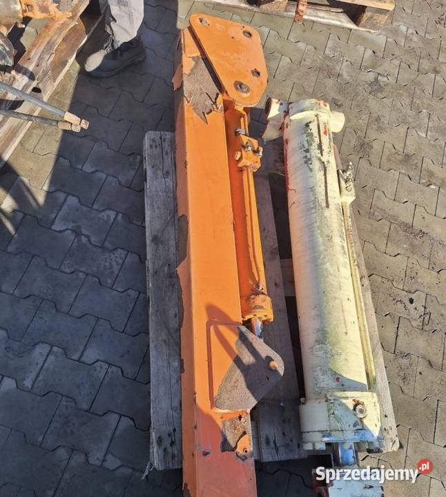 Ramię podnośnika przegubowego JLG 600 AJ z Piotrków Trybunalski