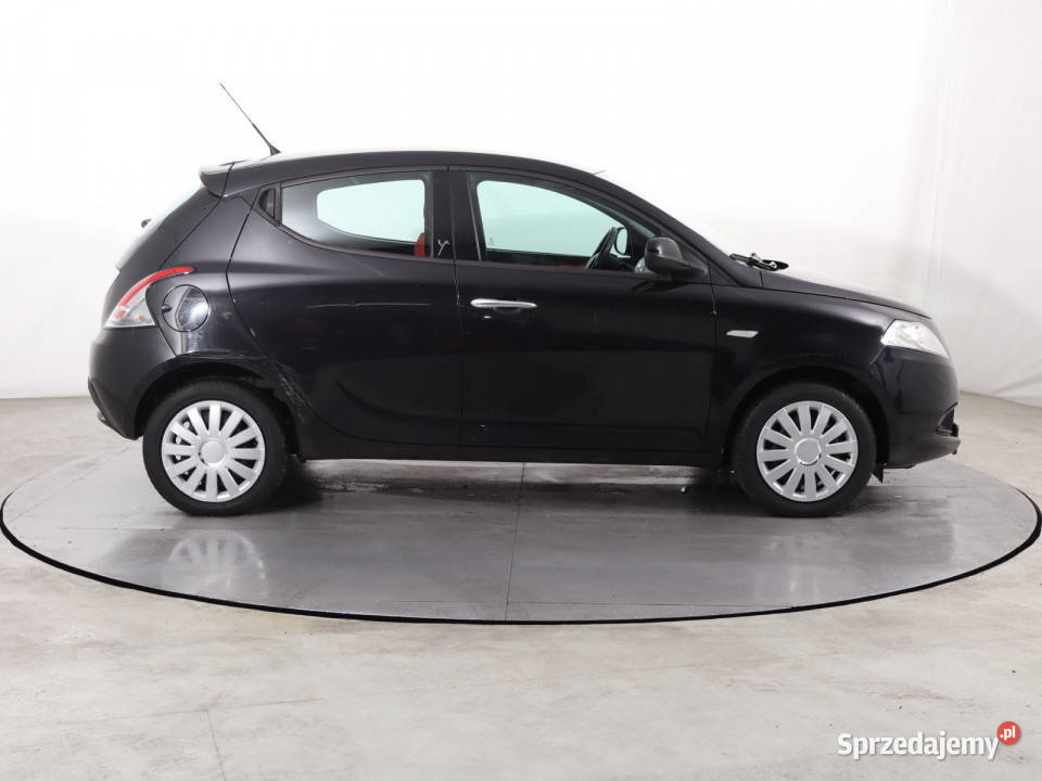 Lancia Ypsilon 12 Rok produkcji 2013 śląskie Katowice