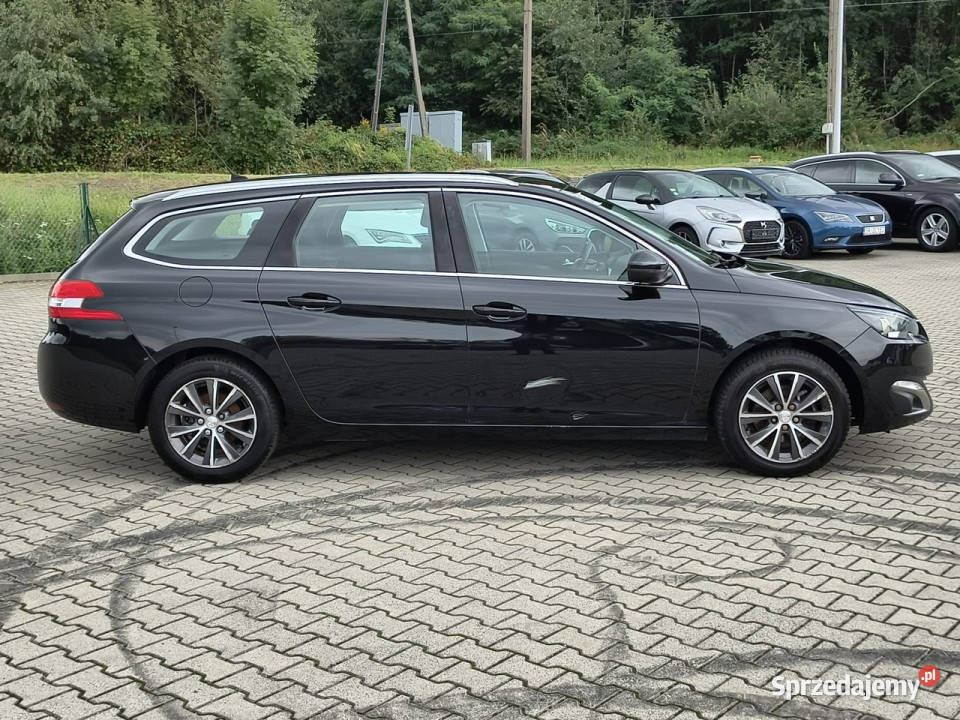 Peugeot 308 12 benzyna 130 FAJNY PRZEBIEG full sprzedam