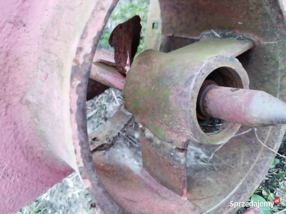 Obudowa korpus rury wysypu MF 8687 186187 Słaboszów