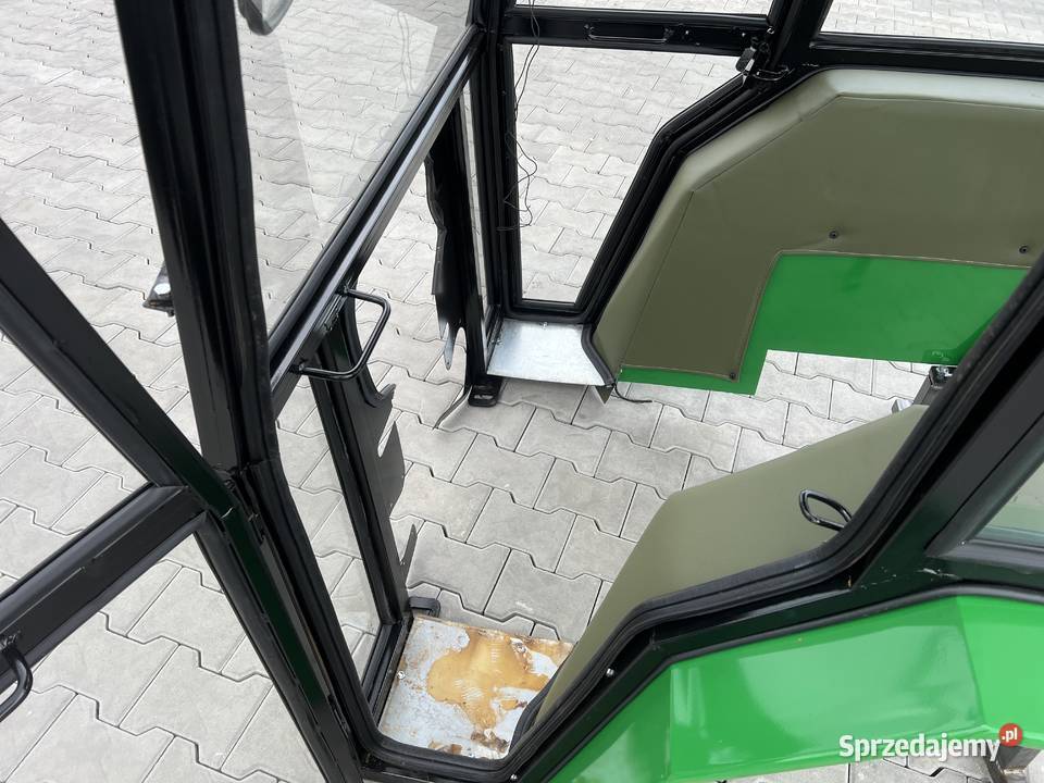 Kabina ciągnikowa Ursus C330 TUR C360 MF235 T25 Płock
