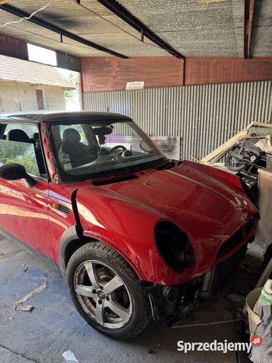 Mini cooper 16 benzyna uszkodzony Borzęcin