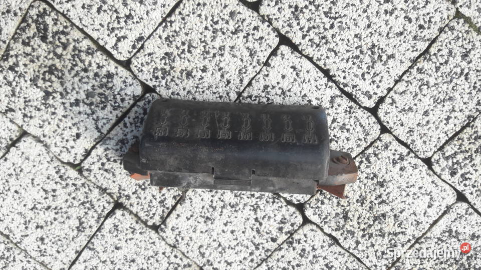 skrzynka bezpieczników fiat 126p maluch osobowe Góra