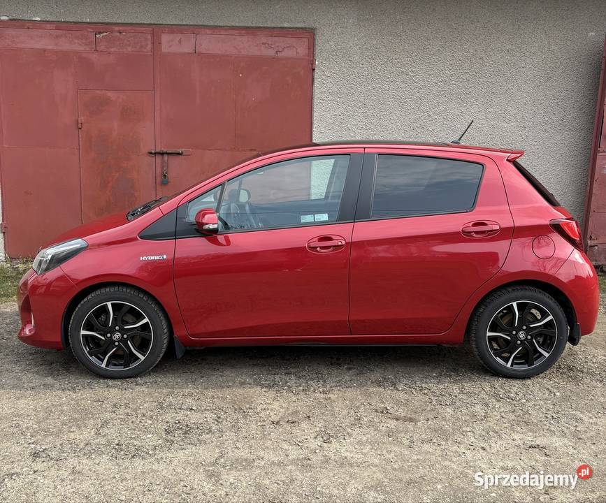 Toyota Yaris 2016r Hybryd 100 DynamicSmart Dąbrowa Tarnowska