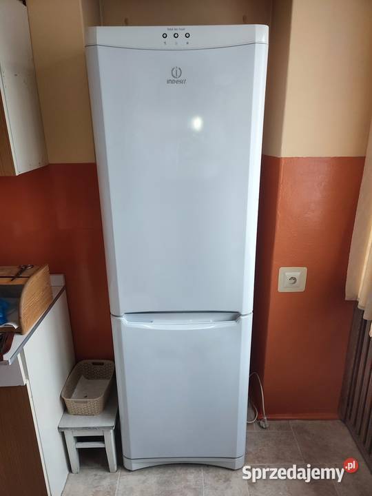 Lodówka Chłodziarko zamrażarka Indesit
BAN 34 P 65.5cm Siemianowice Śląskie