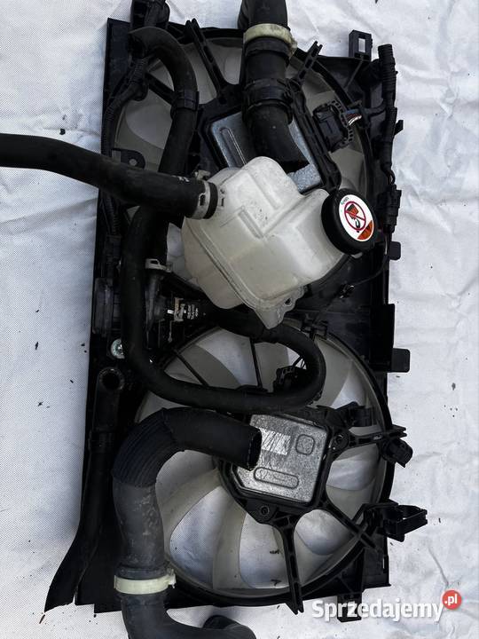 Wentylatory chłodnicy Toyota CHR 18 hybryda 2016