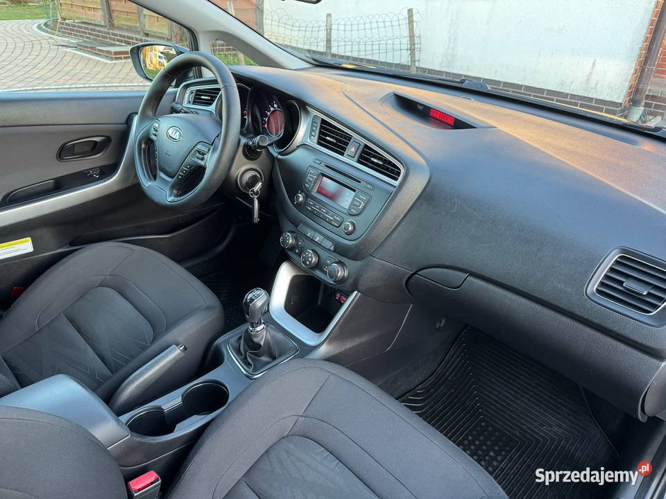 Kia Ceed 14 CRDi Niski przebieg Salon 2 komplety isofix