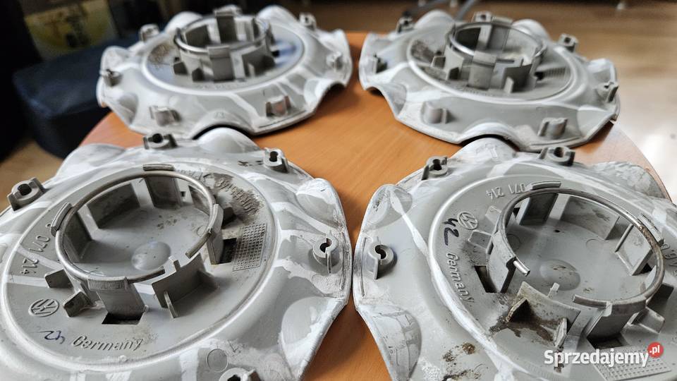 Dekielki VW Golf Passat Bora Touran 1T0 071 214